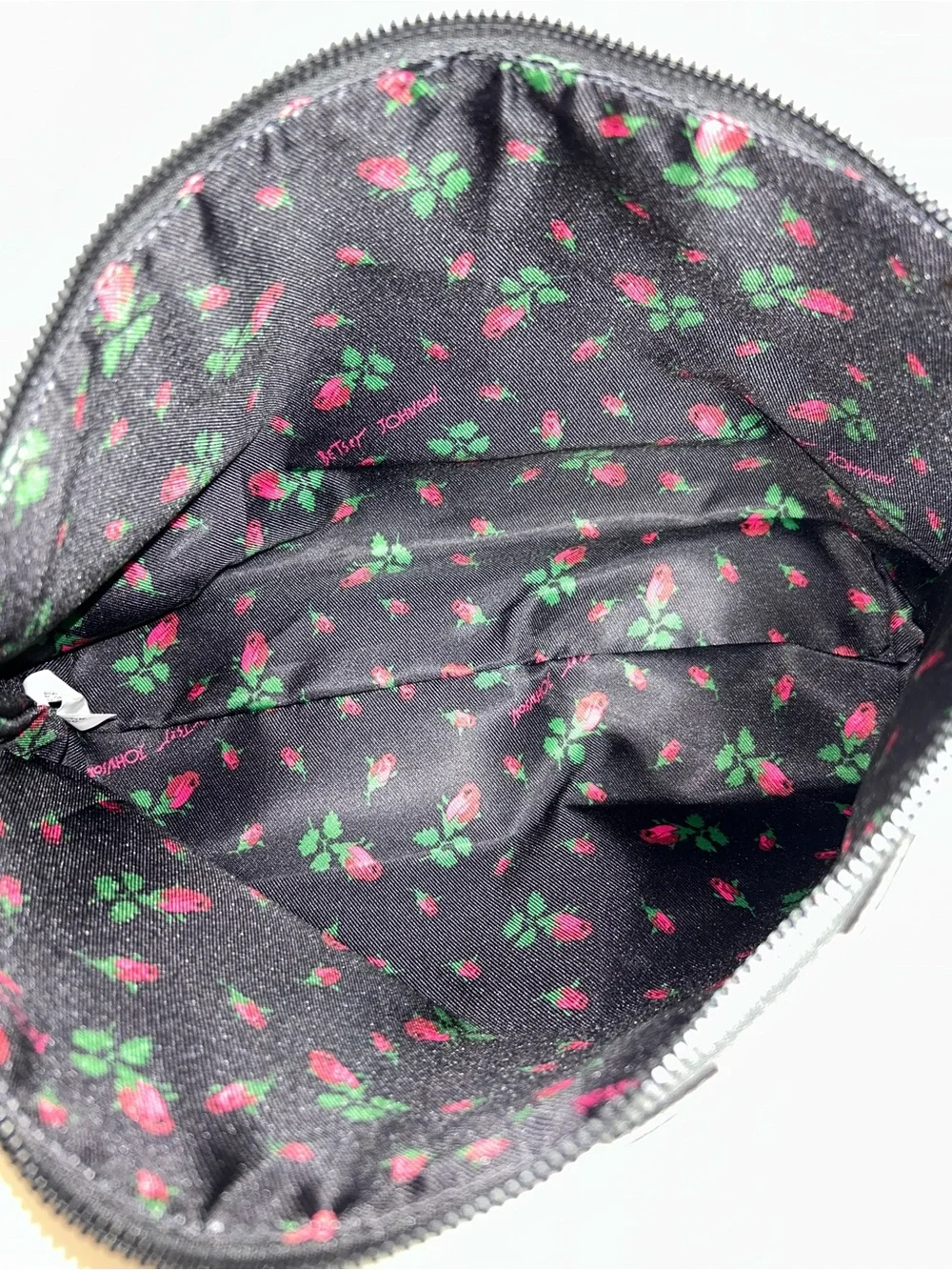 New Betsey Johnson Puppy Bulldog Zip Wristlet Cosmetic Bag HAS FLAWS